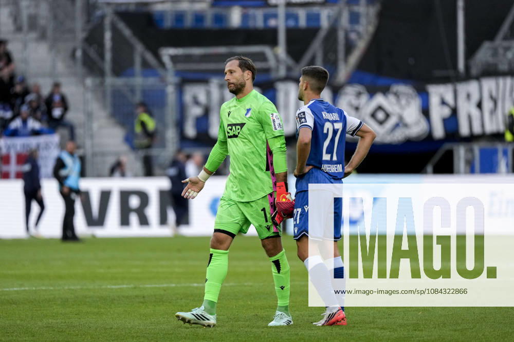 V li Oliver Baumann, goalkeeper, Hoffenheim, 1, captain, Andrej Kramaric, Hoffenheim, 27, TSG 1899 Hoffenheim player, disappointed by the loss, disappointment after the final whistle, highlight, loser, lost, frustration, disappointed, pessimistic, 10 10 2026, Sinsheim, Germany, soccer, Bundesliga, TSG 1899 Hoffenheim, Hamburger SV, DFB and DFL regulations prohibit any use of photographs as image sequences and or quasi-video