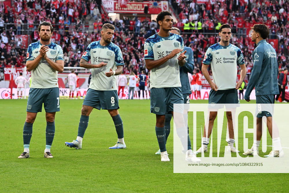 Soccer 1 Bundesliga, FSV Mainz 05 vs. Bayer 04 Leverkusen: Cheering, joy over the victory. DFL and DFB regulations prohibit any use of photographs as image sequences and or quasi-video. Mainz