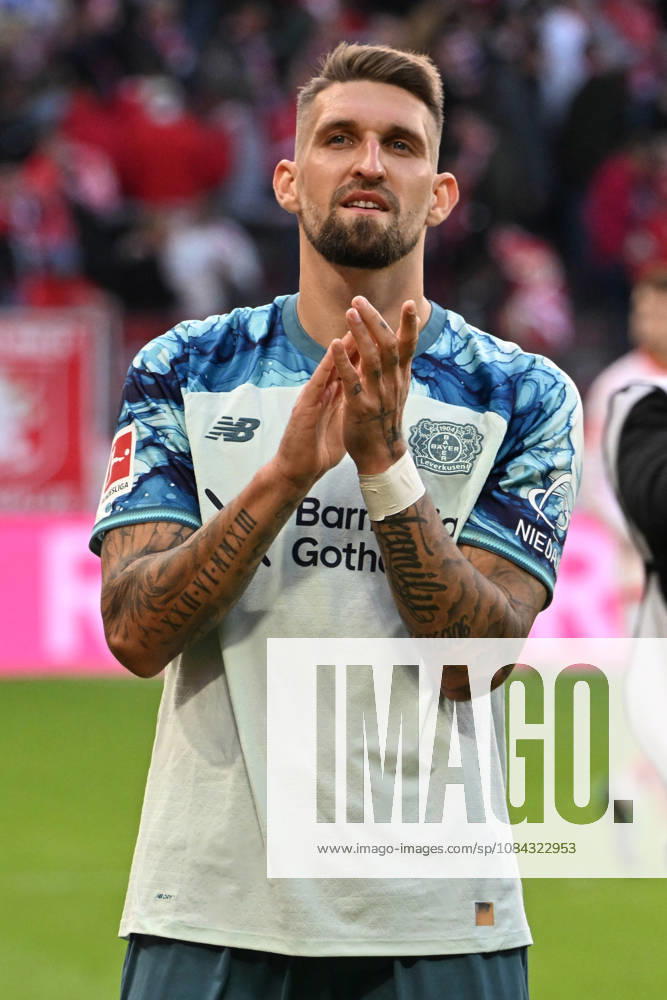 Soccer 1 Bundesliga, FSV Mainz 05 vs. Bayer 04 Leverkusen: Jubilation, joy over the victory—Robert Andrich, Bayer 04 Leverkusen. DFL and DFB regulations prohibit any use of photographs as image sequences and or quasi-video. Mainz