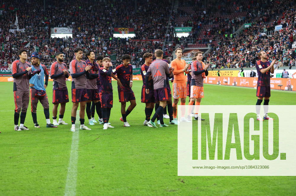 Soccer, Men s, 2026–2027 Season, FC Augsburg vs. FC Bayern Munich, Bundesliga, WWK Arena The FC Bayern Munich team after the match in front of the fan section. DFL and DFB regulations prohibit any use of photographs as image sequences and or quasi-video.