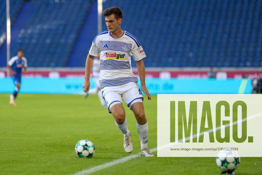 Germany, Soccer, Men s, 3rd Division, 2026–2027 Season, MSV Duisburg vs. TSG Hoffenheim II, Martin Ens of MSV in action with the ball, individual play
