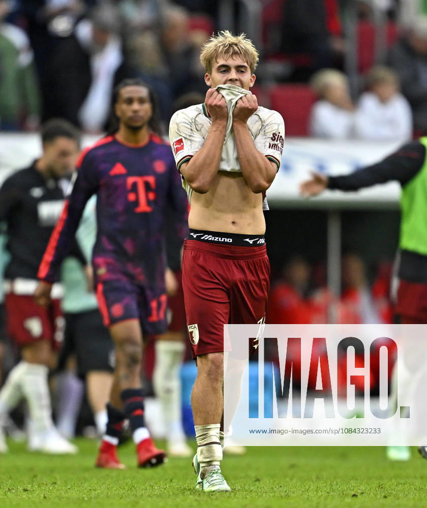 2026–2027 Bundesliga Season, Matchday 5, FC Augsburg vs. FC Bayern Munich, at the WWK Arena in Augsburg, Hennes Behrens FC Augsburg is frustrated