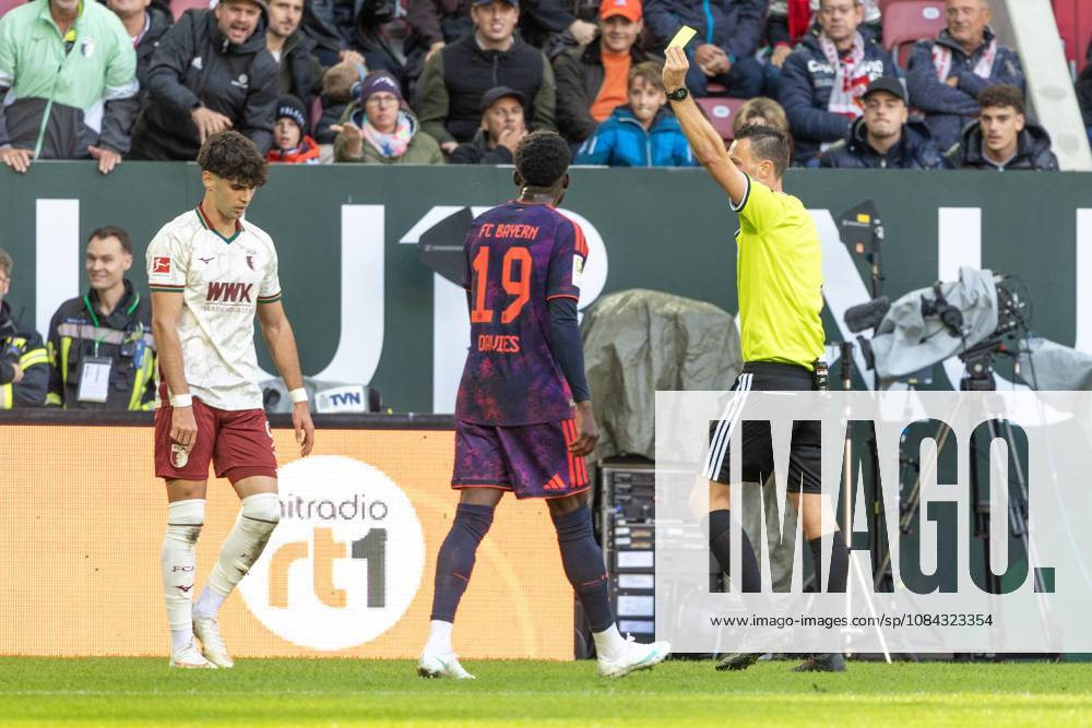 Rodrigo Ribeiro of FC Augsburg is shown a yellow card by referee Sven Jablonski, FC Augsburg vs. FC Bayern Munich, Bundesliga, Soccer, Bundesliga 1, Matchday 5, October 10, 2026. DFL regulations prohibit any use of photographs as image sequences and or quasi-video