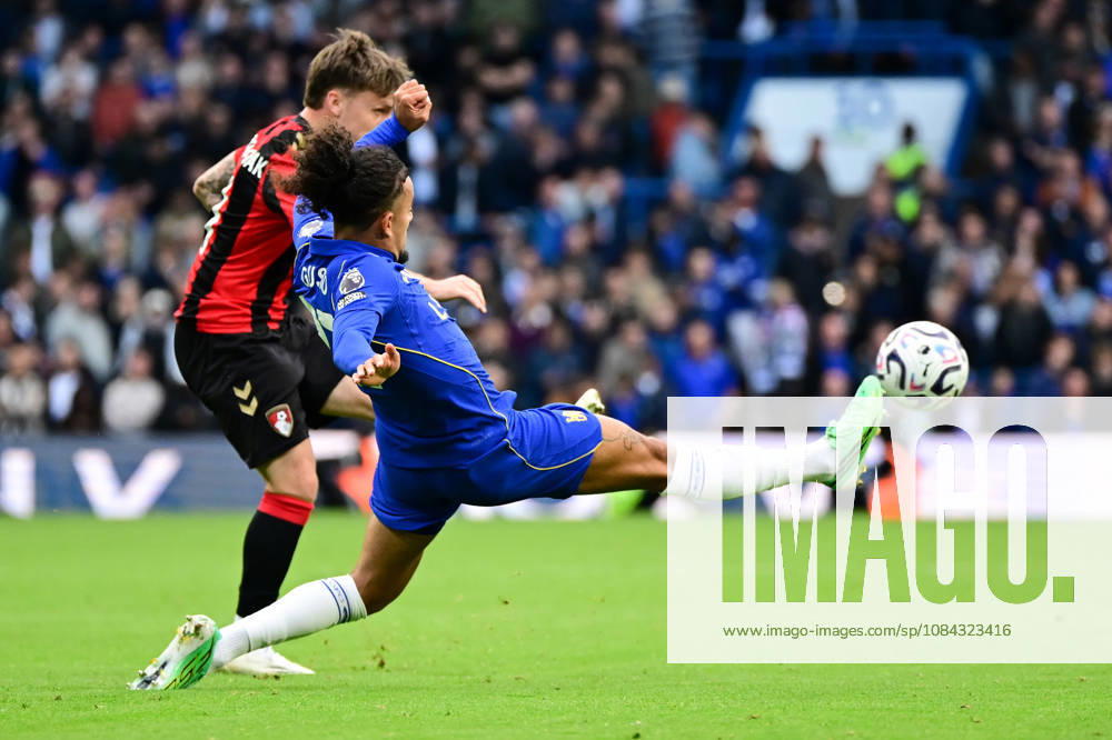 Chelsea v Bournemouth, Premier League AFC Bournemouth midfielder Ben Gannon-Doak (11) crosses under pressure from Chelsea defender Malo Gusto (27) during the Premier League match between Chelsea and Bournemouth at Stamford Bridge, London, UK on 10 October 2026. London Stamford Bridge Greater London UK Editorial use only DataCo restrictions apply See www.football-dataco.com ,