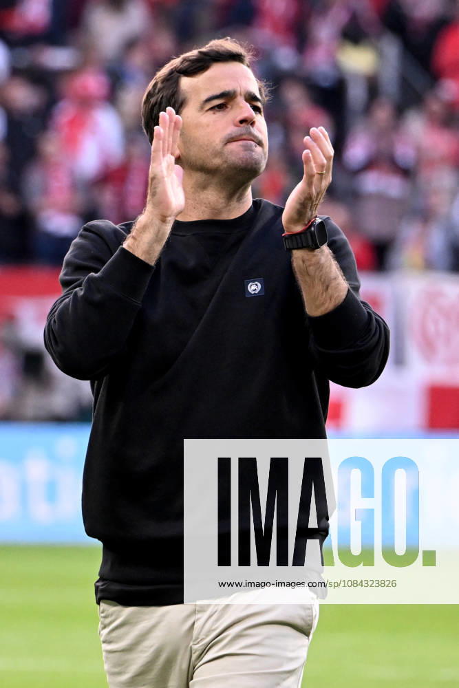 Soccer 1 Bundesliga, FSV Mainz 05 vs. Bayer 04 Leverkusen: Jubilation, joy over the victory; Coach Carles Martinez, Bayer 04 Leverkusen. DFL and DFB regulations prohibit any use of photographs as image sequences and or quasi-video. Mainz