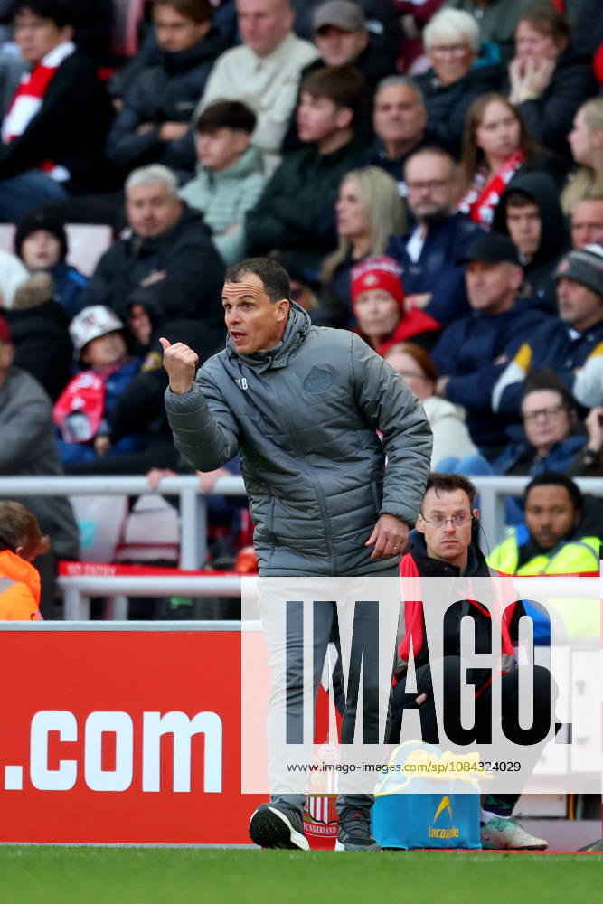 Sunderland v Brighton and Hove Albion - Premier League 2026 27 Regis Le Bris Manager of Sunderland on the side line during the Premier League 2026 27 match between Sunderland and Brighton & Hove Albion at Stadium of Light on October 10, 2026 in Sunderland, England. WARNING! This Photograph May Only Be Used For Newspaper And Or Magazine Editorial Purposes. May Not Be Used For Publications Involving 1 player, 1 Club Or 1 Competition Without Written Authorisation From Football DataCo Ltd. For Any Queries, Please Contact Football DataCo Ltd on +44 (0) 207 864 9121 Sunderland Stadium of Light England United Kingdom
