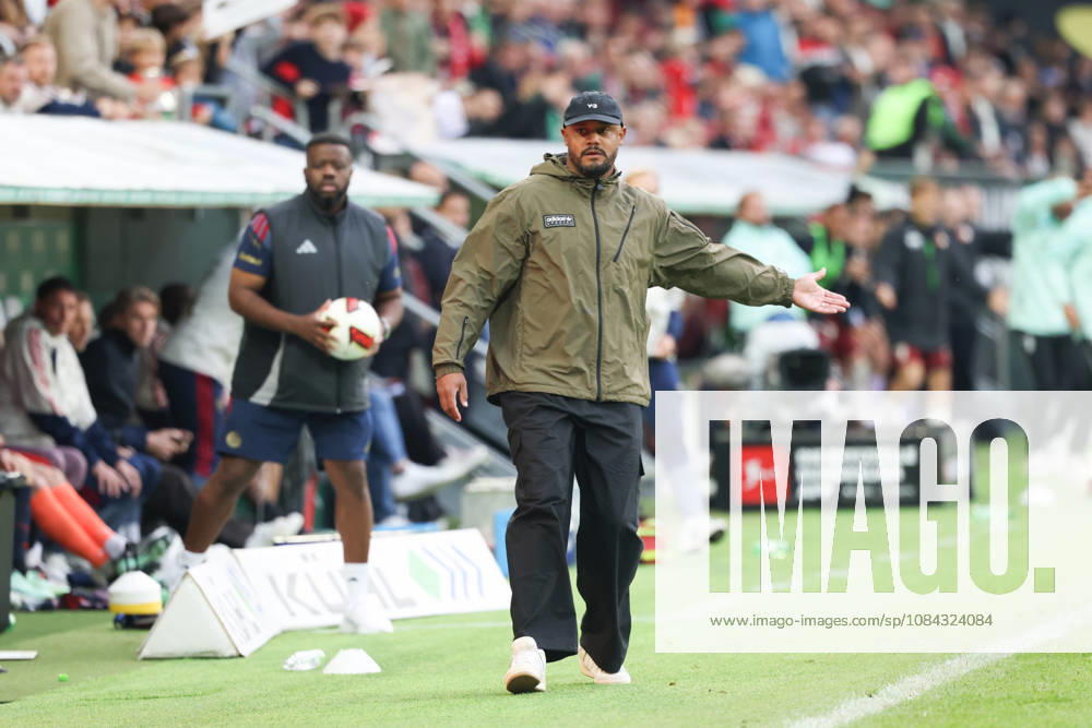 Vincent Kompany, FC Bayern Munich, head coach gesturing, emotions, GER, FC Augsburg vs. FC Bayern Munich, soccer, Bundesliga, Matchday 5, 2026–2027 season, October 10, 2026, DFL and DFB regulations prohibit any use of photographs as image sequences and or quasi-video, GER, FC Augsburg vs. FC Bayern Munich, soccer, Bundesliga, Matchday 5, 2026–2027 season, October 10, 2026, Augsburg