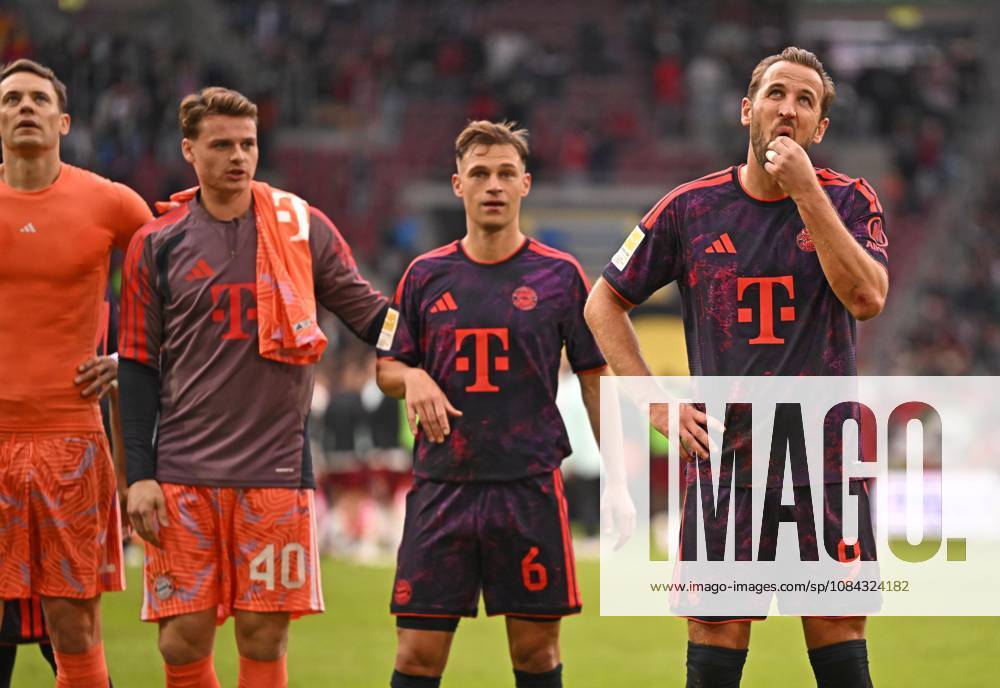 2026–2027 Bundesliga, Matchday 5, FC Augsburg vs. FC Bayern Munich, at the WWK Arena in Augsburg; from left: goalkeeper Manuel Neuer (FC Bayern Munich), goalkeeper Jonas Urbig (FC Bayern Munich), Joshua Kimmich (FC Bayern Munich) and Harry Kane (FC Bayern Munich) look pensive and disappointed after the game