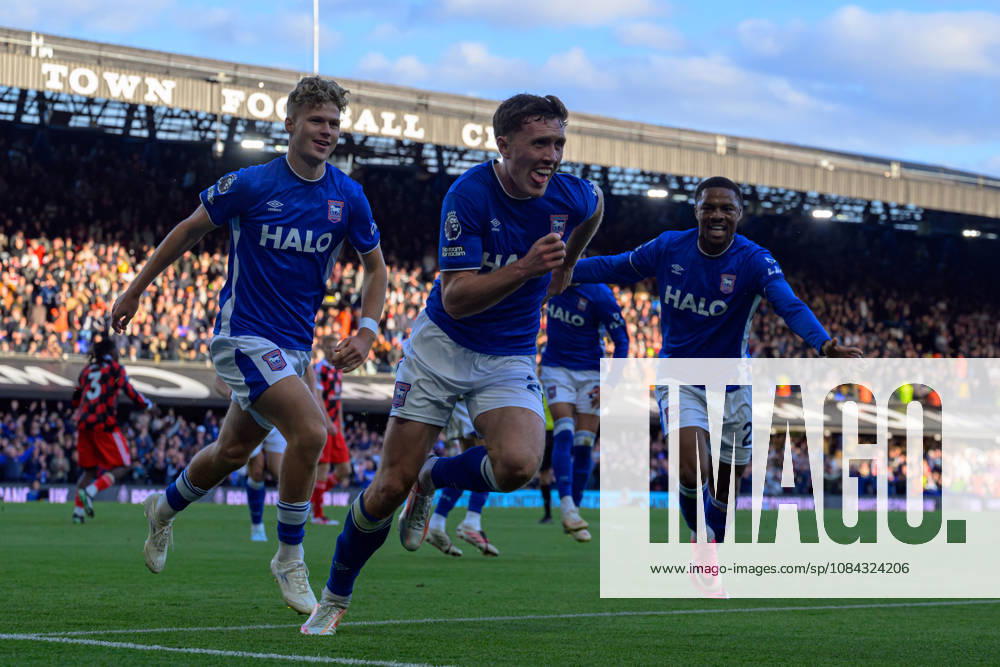 IPSWICH, ENGLAND OCTOBER 10 - Dara O Shea of Ipswich Town celebrating scoring the team s second goal during the Premier League game between Ipswich Town and Fulham at Portman Road on October 10, 2026 in Ipswich, England. (Photo by Keeran Marquis Sports Press Photo)