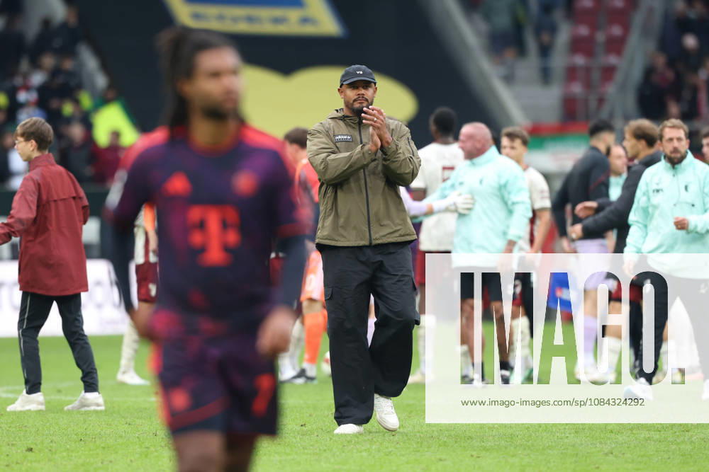 Vincent Kompany, head coach of FC Bayern Munich, disappoints fans after the game, GER, FC Augsburg vs. FC Bayern Munich, soccer, Bundesliga, Matchday 5, 2026–2027 season, October 10, 2026, DFL and DFB regulations prohibit any use of photographs as image sequences and or quasi-video, GER, FC Augsburg vs. FC Bayern Munich, soccer, Bundesliga, Matchday 5, 2026–2027 season, October 10, 2026, Augsburg