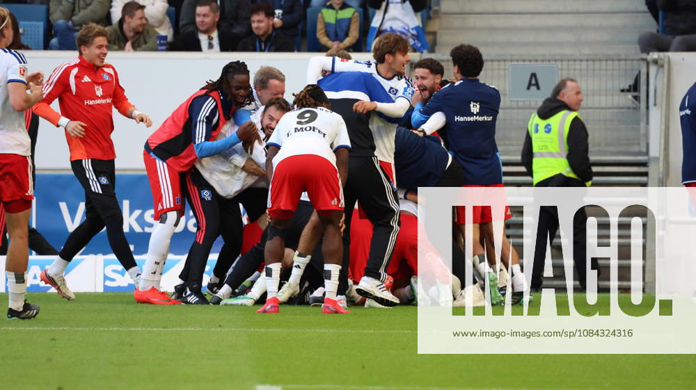 Soccer, Bundesliga 1, TSG 1899 Hoffenheim vs. Hamburger SV: Goal celebration after Miro Muheim’s goal for Hamburger SV. DFL and DFB regulations prohibit any use of photographs as image sequences and or quasi-videos. Sinsheim