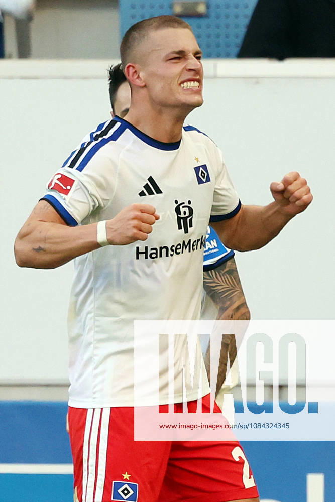 Soccer, Bundesliga 1, TSG 1899 Hoffenheim vs. Hamburger SV: Goal celebration after Miro Muheim’s goal for Hamburger SV. DFL and DFB regulations prohibit any use of photographs as image sequences and or quasi-videos. Sinsheim