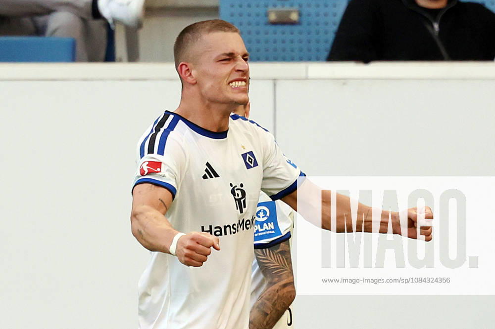 Soccer, Bundesliga 1, TSG 1899 Hoffenheim vs. Hamburger SV: Goal celebration after Miro Muheim’s goal for Hamburger SV. DFL and DFB regulations prohibit any use of photographs as image sequences and or quasi-videos. Sinsheim