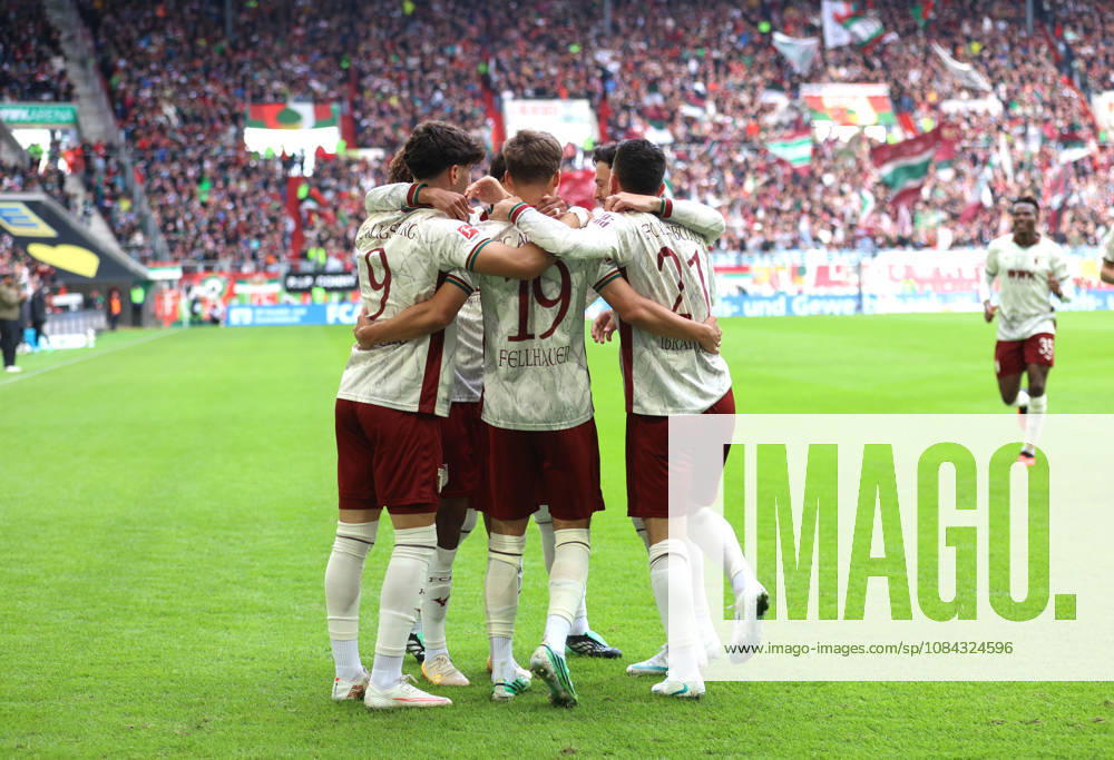 Soccer, Men s, 2026–2027 Season, FC Augsburg vs. FC Bayern Munich, Bundesliga, WWK Arena, 1–0 goal by Robin Fellhauer (FC Augsburg), goal celebration, group celebration. DFL and DFB regulations prohibit any use of photographs as image sequences and or quasi-video.