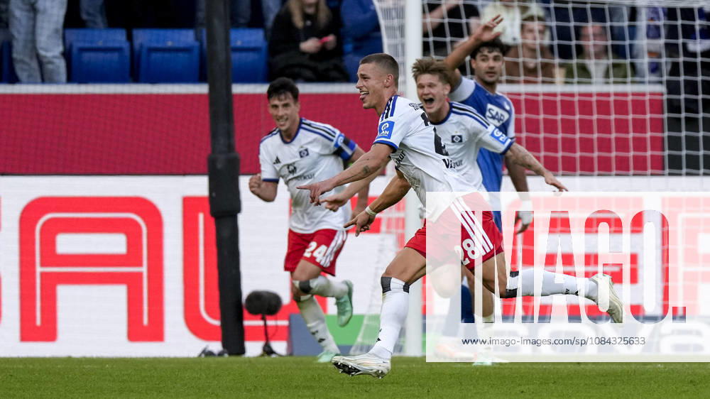 From left: Nicolas Capaldo (HSV), 24; goal scorer Miro Muheim (HSV), 28; David Möller Wolfe (HSV), 3; players from Hamburger SV (HSV) celebrate the goal that made the score 2–3, Celebration, goal celebration, scoring a goal, celebrate the goal, goal, celebration, celebrating the goal, joy, happiness, happy, optimistic, positive, game scene, highlight, action, 10 10 2026, Sinsheim, Germany, soccer, Bundesliga, TSG 1899 Hoffenheim vs. Hamburger SV, DFB and DFL regulations prohibit any use of photographs as image sequences and or quasi-video