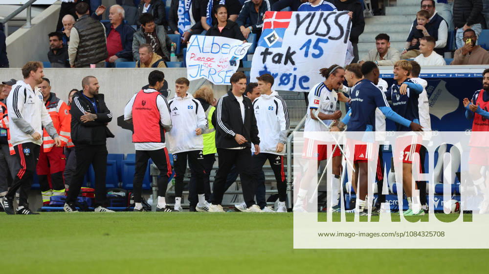 Soccer, Bundesliga 1, TSG 1899 Hoffenheim vs. Hamburger SV, Merlin Polzin, Hamburger SV Coach, Team, Players, celebrating after the game, Team, players, celebrating at the end of the match. DFL and DFB regulations prohibit any use of photographs as image sequences and or quasi-video. Sinsheim