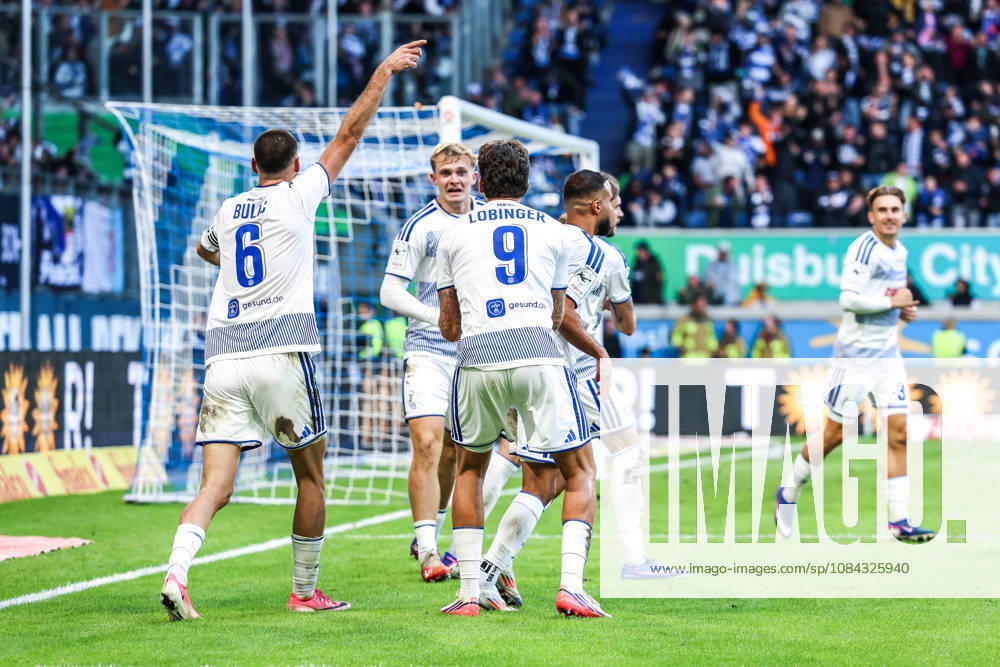 Sports, Soccer, 3rd Division, 2026–2027 Season, Matchday 8: MSV Duisburg vs. TSG 1899 Hoffenheim II, October 10, 2026, Schauinsland Reisen Arena: MSV Duisburg celebrates after Peter Remmert scores the 2–2 equalizer, 39th minute—the players are thrilled—Duisburg, Schauinsland Reisen Arena, North Rhine-Westphalia, Germany