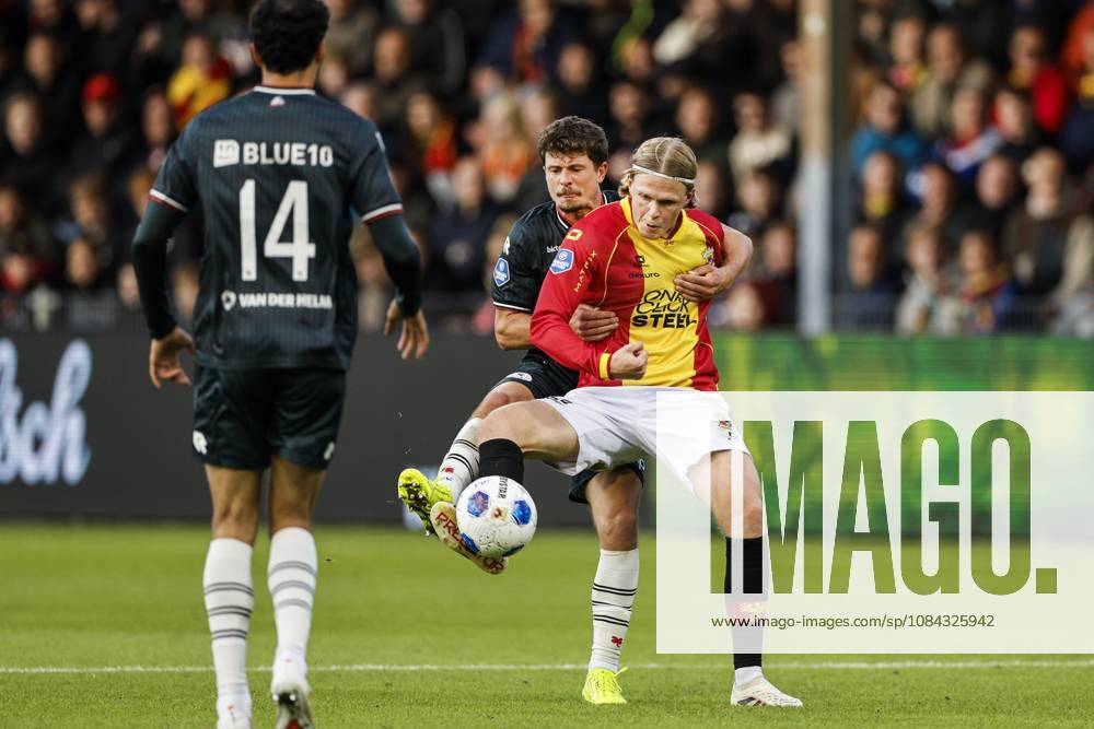 DEVENTER - Bas Kuipers of Sparta Rotterdam, Soren Tengstedt of Go Ahead Eagles (lr) during the Dutch Eredivisie match between Go Ahead Eagles and Sparta Rotterdam at De Adelaarshorst on October 10, 2026 in Deventer, the Netherlands. BART STOUTJESDIJK ANP Eredivisie 2026 27 ANPxSportx IVx 572034708 originalFilename: 572034708