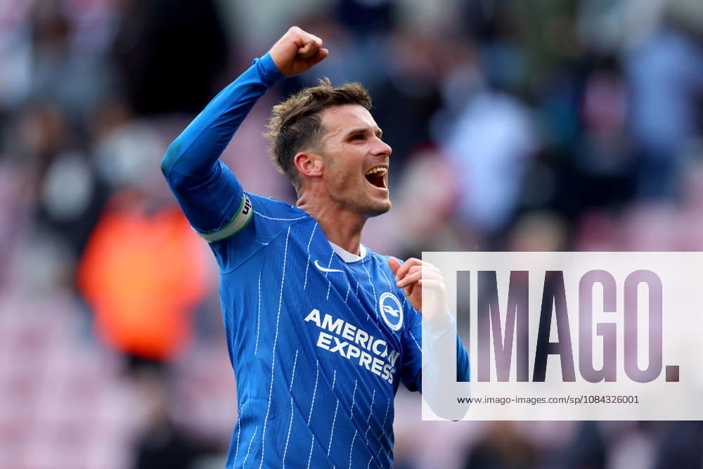 Sunderland v Brighton and Hove Albion - Premier League 2026 27 Pascal Gross of Brighton and Hove Albion celebrates after winning the Premier League 2026 27 match between Sunderland and Brighton & Hove Albion at Stadium of Light on October 10, 2026 in Sunderland, England. WARNING! This Photograph May Only Be Used For Newspaper And Or Magazine Editorial Purposes. May Not Be Used For Publications Involving 1 player, 1 Club Or 1 Competition Without Written Authorisation From Football DataCo Ltd. For Any Queries, Please Contact Football DataCo Ltd on +44 (0) 207 864 9121 Sunderland Stadium of Light England United Kingdom