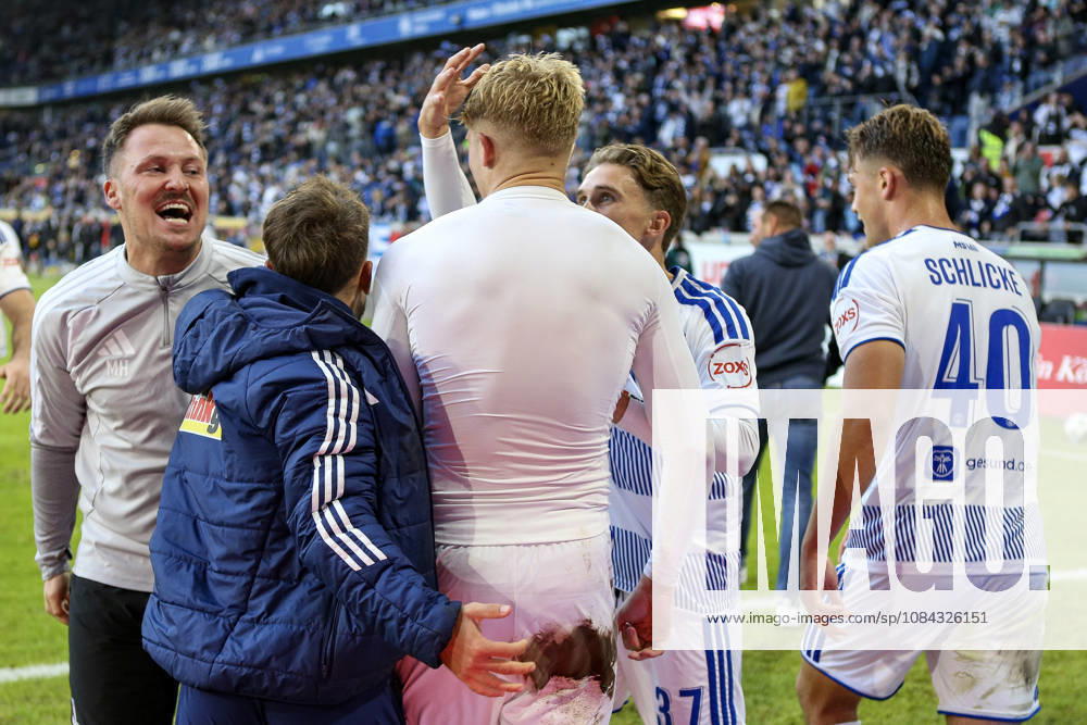 GER, Soccer, Men s, 3rd Division, 2026–2027 Season, MSV Duisburg vs. TSG Hoffenheim II, Peter Remmert, Duisburg goal celebration, celebrating with his team after the goal that made it 3–2, Duisburg Schauinsland Arena, North Rhine-Westphalia, Germany