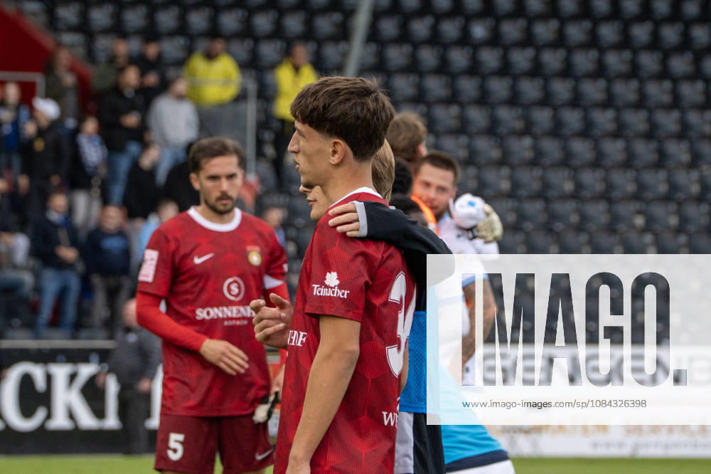 Soccer 3rd Division, SG Sonnenhof Großaspach vs. SV Waldhof Mannheim; players from SG Sonnenhof Großaspach after the game in Aspach