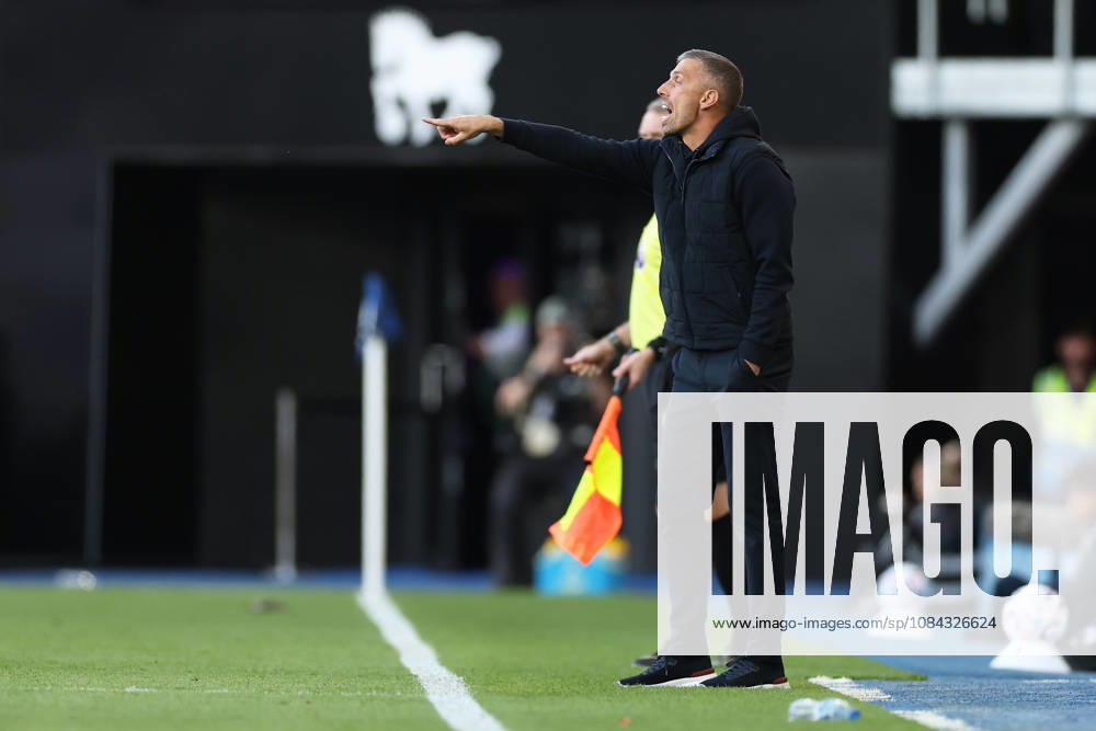 Ipswich Town v Fulham, Premier League Gary O Neil, Manager of Ipswich Town gestures during the Ipswich Town v Fulham Premier League match at Portman Road, Ipswich, England on 10 October 2026 Credit: Tiego Grenho Every Second Media Editorial use only. All images are copyright Every Second Media Limited. No images may be reproduced without prior permission. All rights reserved. Premier League and Football League images are subject to licensing agreements with Football DataCo Limited. see https: www.football-dataco.com