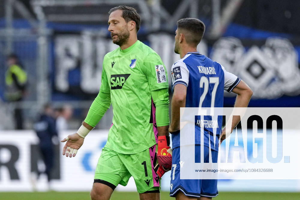 V li Oliver Baumann, goalkeeper, Hoffenheim, 1, captain, Andrej Kramaric, Hoffenheim, 27, TSG 1899 Hoffenheim player, disappointed by the loss, disappointment after the final whistle, highlight, loser, lost, frustration, disappointed, pessimistic, October 10, 2026, Sinsheim, Germany, soccer, Bundesliga, TSG 1899 Hoffenheim, Hamburger SV, DFB and DFL regulations prohibit any use of photographs as image sequences and or quasi-video