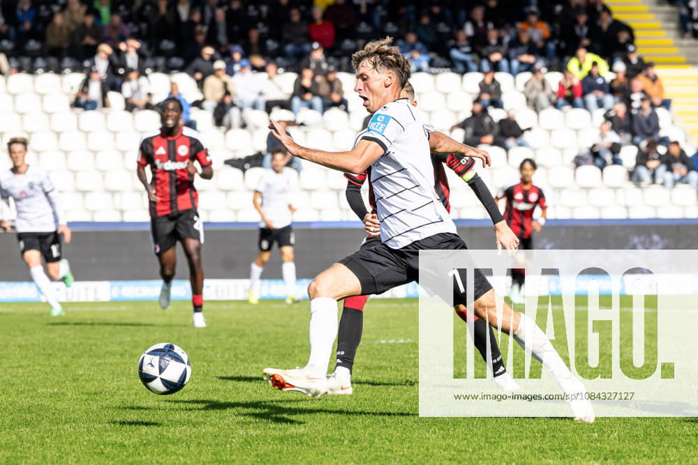 SSV Ulm 1846 Soccer vs. Eintracht Frankfurt II, Soccer, Regionalliga Southwest, Matchday 11, Donaustadion Ulm, October 26, Benjamin Goller, SSV Ulm 1846 Soccer, 07 SSV Ulm 1846 Soccer vs. Eintracht Frankfurt II, Soccer, Southwest Regional League, Matchday 11, Donaustadion Ulm, October 26, 2010 Photo by Lucca Fundel, Ulm, Donaustadion, Baden-Württemberg, Germany