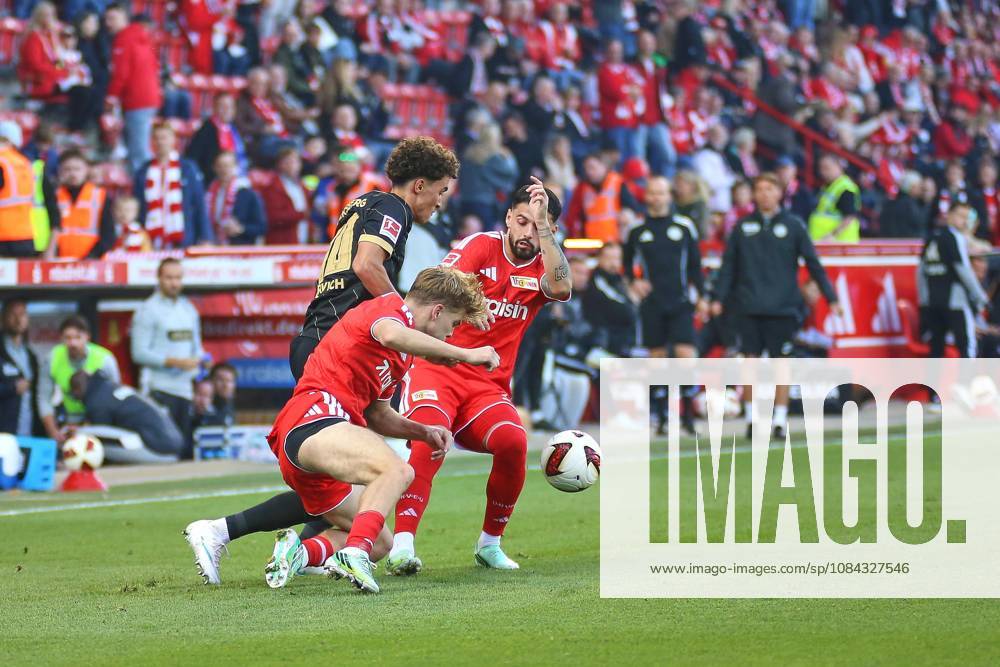 Berlin, Germany, October 10, 2026, Alte Försterei Stadium, Matchday 5, 2026–27 Season, 1 Bundesliga: Union Berlin vs. SV Elversberg; Noah Darvich 10, SV Elversberg in a duel with Kastriot Imeri 30, Union Berlin and András Schäfer 13, Union Berlin