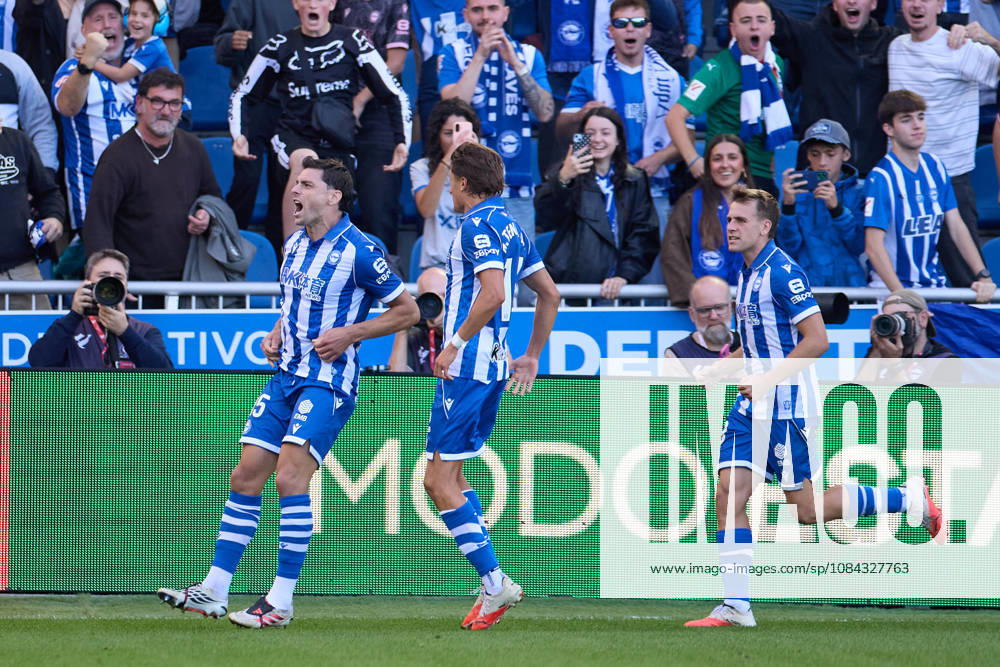 Lucas Boye of Deportivo Alaves celebrates after scoring the team s first goal during the LaLiga EA Sports match between Deportivo Alaves and Atletico de Madrid at Mendizorrotza on October 10, 2026, in Vitoria, Spain. Deportivo Alaves V Atletico De Madrid - La Liga EA Sports - ZUMAa181 20261010_zaa_a181_049