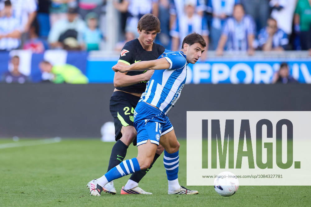 Robin Le Normand of Atletico de Madrid competes for the ball with Lucas Boye of Deportivo Alaves during the LaLiga EA Sports match between Deportivo Alaves and Atletico de Madrid at Mendizorrotza on October 10, 2026, in Vitoria, Spain. Deportivo Alaves V Atletico De Madrid - La Liga EA Sports - ZUMAa181 20261010_zaa_a181_054