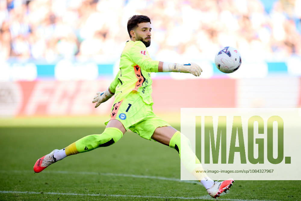Antonio Sivera of Deportivo Alaves in action during the LaLiga EA Sports match between Deportivo Alaves and Atletico de Madrid at Mendizorrotza on October 10, 2026, in Vitoria, Spain. Vitoria Spain - ZUMAa181 20261010_zaa_a181_052