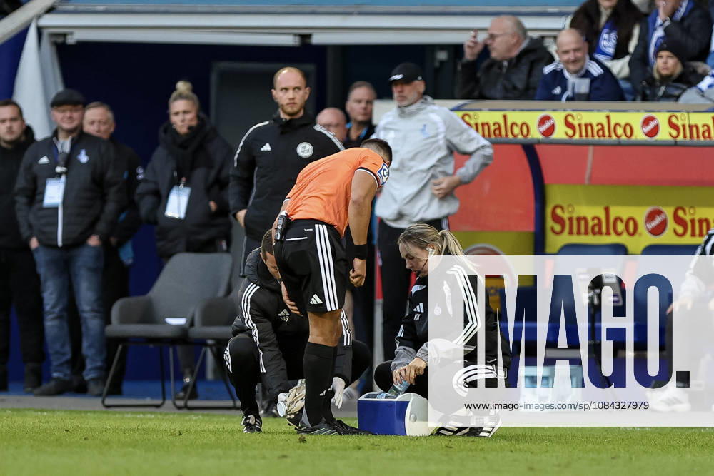 Germany, Soccer, Men s, 3rd Division, 2026–2027 Season, MSV Duisburg vs. TSG Hoffenheim II; Referee Leonidas Exuzidis receives medical attention; Duisburg, Schauinsland, Arena, North Rhine-Westphalia, Germany