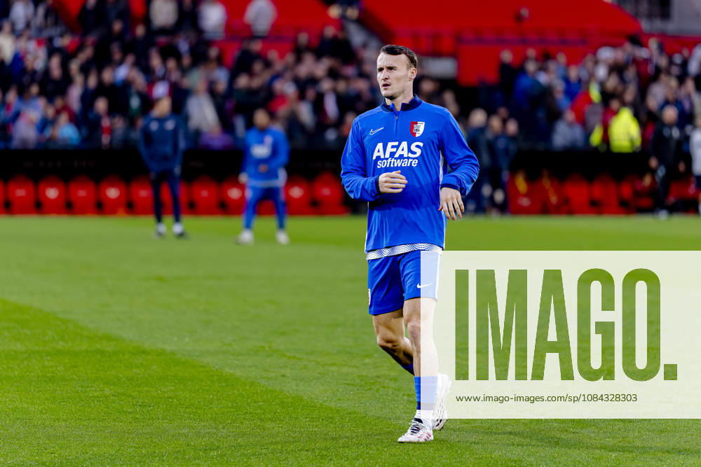ROTTERDAM AZ Alkmaar midfielder Peer Koopmeiners during the Vriendenloterij Eredivisie match between Feyenoord and AZ at De Kuip on October 10, 2026, in Rotterdam, Netherlands. Photo by DeFodi Images