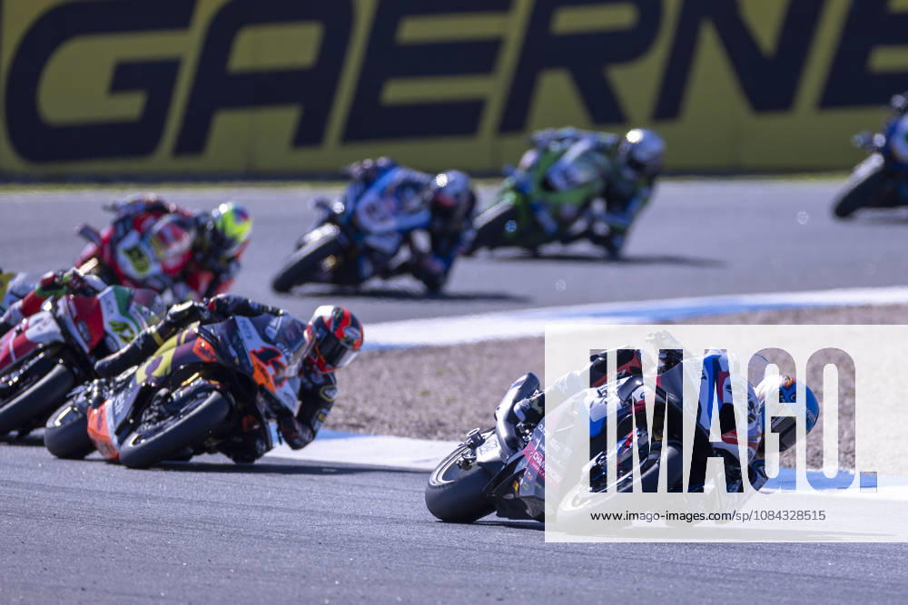 ESTORIL, PORTUGAL - OCTOBER 10: Miguel Oliveira of Portugal and Rokit BMW Motored WorldSBK Team competes during Race 1 during day two of the World Superbikes Estoril Round at Circuito Estoril on October 10, 2026 in Estoril, Portugal. Cascais Portugal - ZUMAl192 20261010_zsp_l192_004