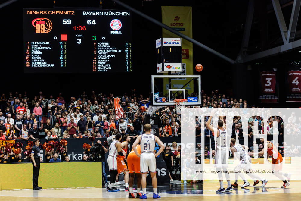GER, BBL, easyCredit Basketball Bundesliga, Chemnitz, Niners Chemnitz vs. FC Bayern Munich Basketball, Johannes Voigtmann (FC Bayern Munich Basketball), 7 on a free throw, Chemnitz Messe, Chemnitz, Saxony, Germany
