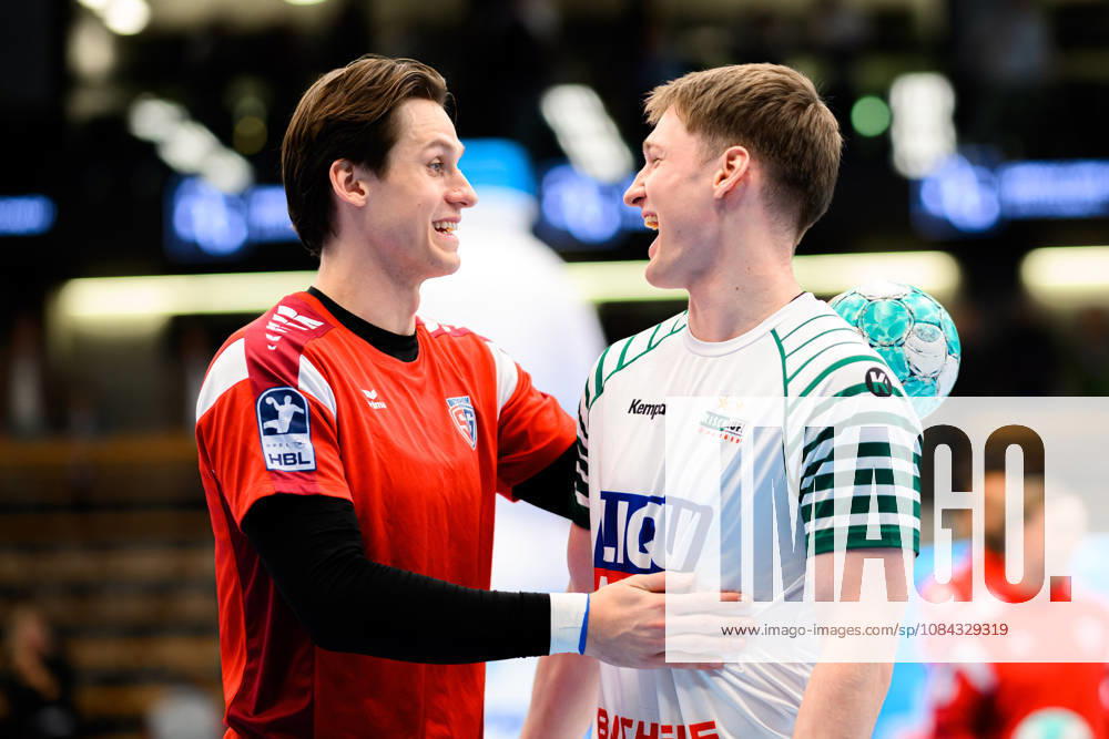 Göppingen HBL 26 27 Frisch Auf Göppingen SG BBM Bietigheim (from left): Maxim Orlov (Bietigheim), Oskar Neudeck (Göppingen); Göppingen EWS Arena, Baden-Württemberg, Germany