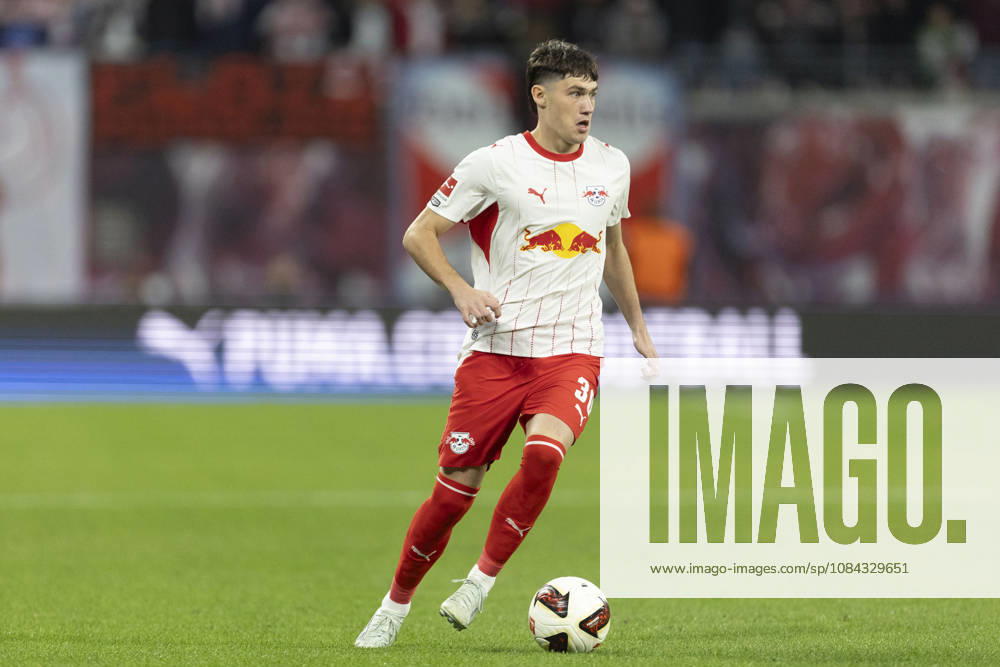 GER, Leipzig, Fussball, Bundesliga, 5. Spieltag, RB Leipzig vs. Eintracht Frankfurt im Bild v.l.: Andrija Maksimovic (RB Leipzig 30), Aktion mit Ball. 10.10.2026, Red-Bull Arena Leipzig DFL DFB REGULATIONS PROHIBIT ANY USE OF PHOTOGRAPHS AS IMAGE SEQUENCES AND OR QUASI-VIDEO, Leipzig Red-Bull Arena Sachsen Germany