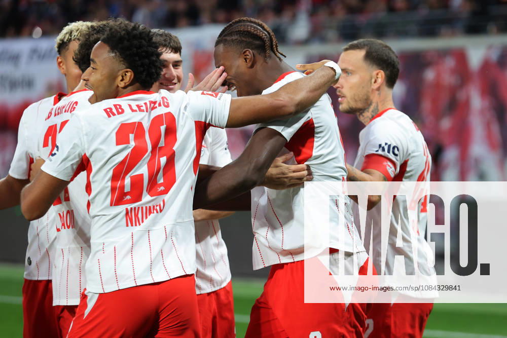 Soccer, Bundesliga 1, RB Leipzig vs. Eintracht Frankfurt: Goal celebration after Ezechiel Banzuzi scored the 1–0 goal for RB Leipzig. DFL and DFB regulations prohibit any use of photographs as image sequences and or quasi-video. Leipzig