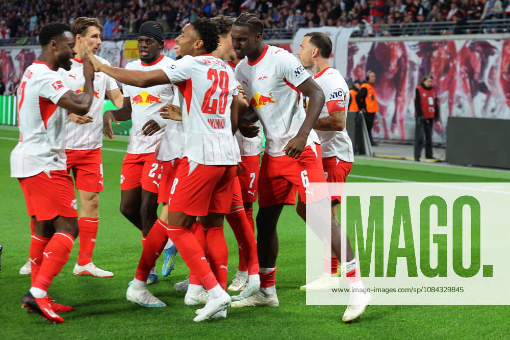 Soccer, Bundesliga 1, RB Leipzig vs. Eintracht Frankfurt: Goal celebration after Ezechiel Banzuzi scored the 1–0 goal for RB Leipzig. DFL and DFB regulations prohibit any use of photographs as image sequences and or quasi-video. Leipzig