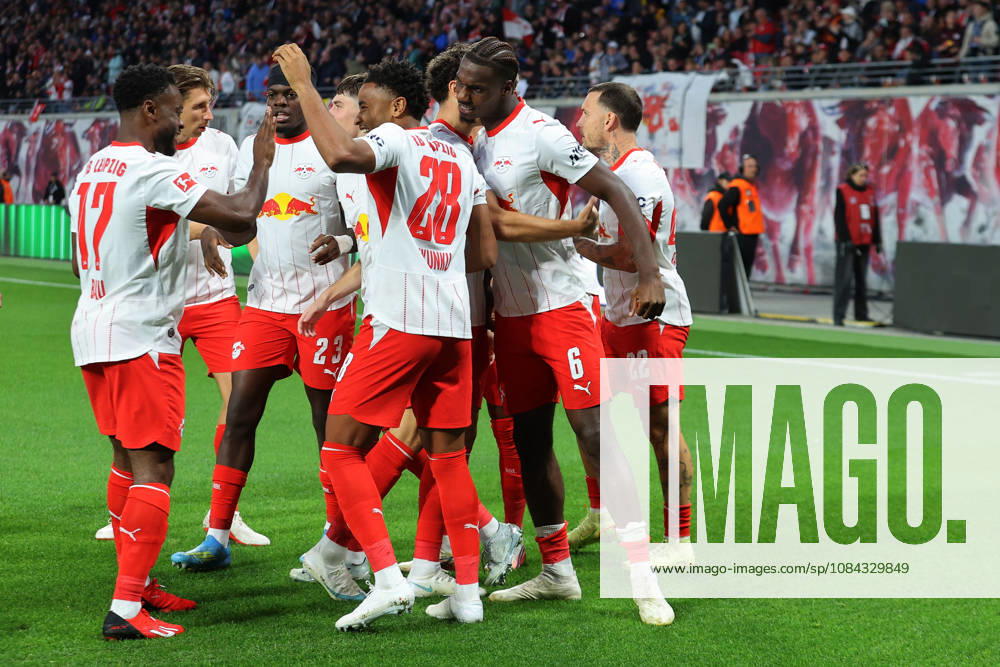 Soccer, Bundesliga 1, RB Leipzig vs. Eintracht Frankfurt: Goal celebration after Ezechiel Banzuzi scored the 1–0 goal for RB Leipzig. DFL and DFB regulations prohibit any use of photographs as image sequences and or quasi-video. Leipzig