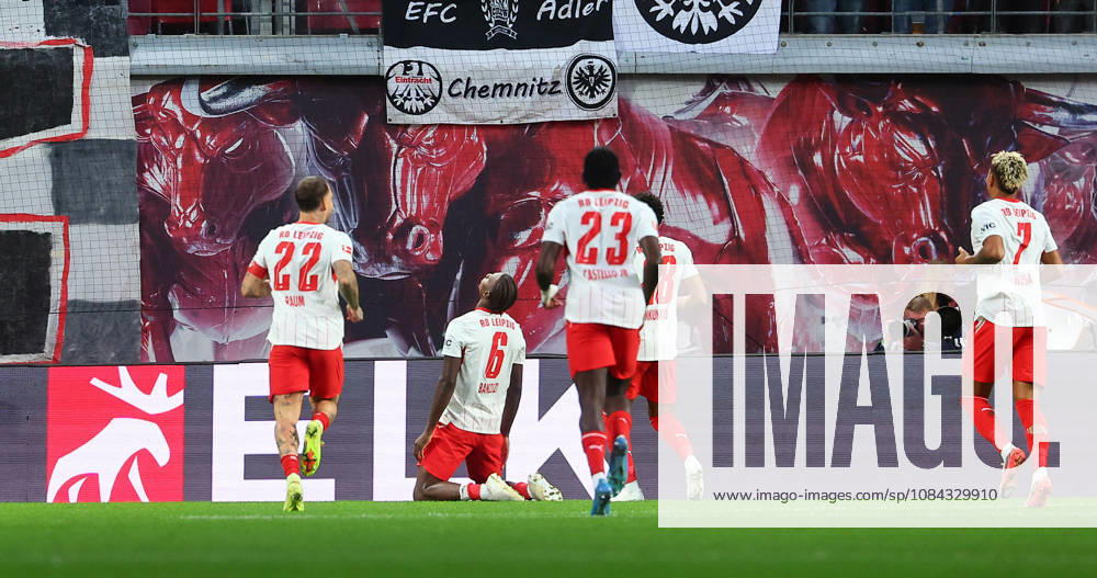 RB Leipzig vs. Frankfurt, Bundesliga, Leipzig, October 10, 2026, Red Bull Arena, Soccer, Bundesliga, Matchday 5, RB Leipzig vs. SG Eintracht Frankfurt, Goal for Leipzig, 1–0. Pictured: Goal celebration around goal scorer Ezechiel Banzuzi 6, RB Leipzig,