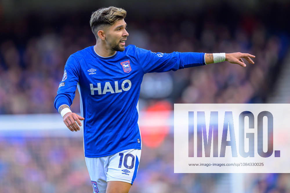 IPSWICH, ENGLAND OCTOBER 10 - Julio Enciso of Ipswich Town during the Premier League game between Ipswich Town and Fulham at Portman Road on October 10, 2026 in Ipswich, England. (Photo by Keeran Marquis Sports Press Photo)