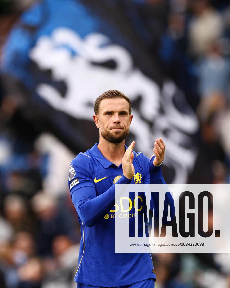 Chelsea gegen Bournemouth, 10. Oktober 2026, London, Premier League, Fußball: Chelsea gegen Bournemouth – Jordan Henderson von Chelsea applaudiert den Fans. Foto: Jacques Feeney, Offside, London, Großbritannien