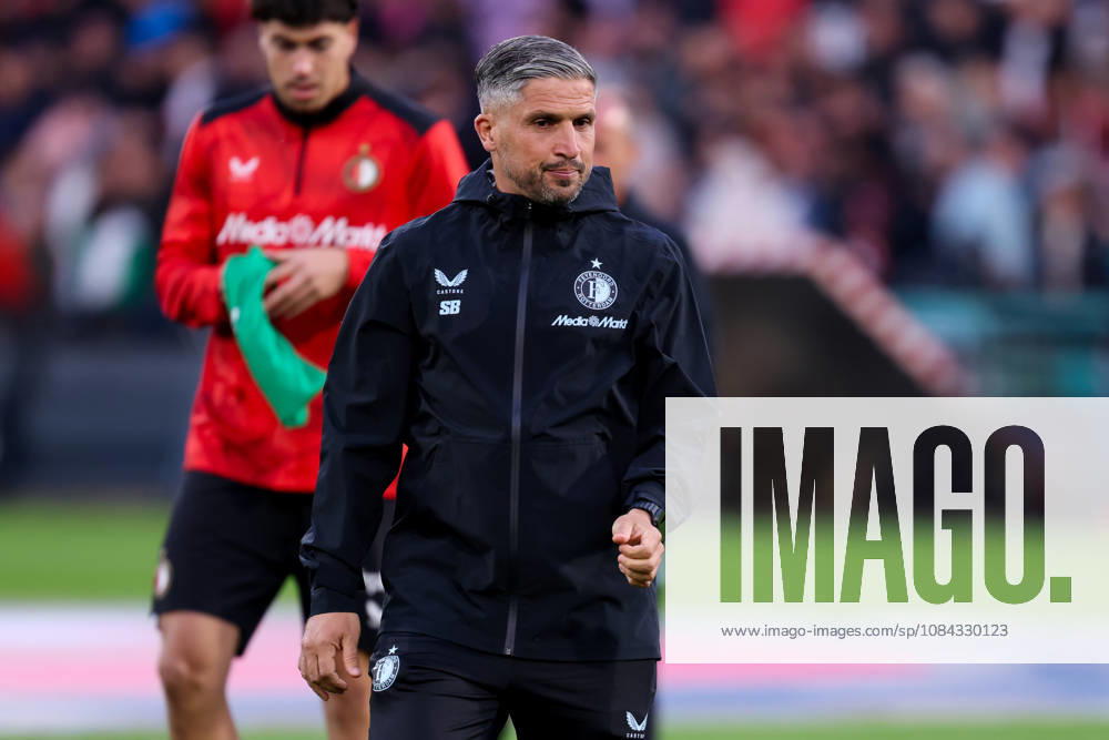 2026-10-10 Feyenoord v AZ Alkmaar - Dutch Eredivisie ROTTERDAM, NETHERLANDS - OCTOBER 10: Warming up of Assistent coach Said Bakkati of Feyenoord during the Dutch Eredivisie match between Feyenoord and AZ Alkmaar at Stadion Feijenoord on October 10, 2026 in Rotterdam, Netherlands. Rotterdam Stadion Feijenoord Netherlands Content not available for redistribution in The Netherlands directly or indirectly through any third parties.