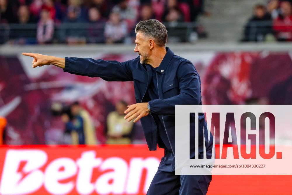 Martin Demichelis, head coach of RB Leipzig, gives instructions and gestures; GER, RB Leipzig vs. Eintracht Frankfurt, soccer, 1. Bundesliga Men, Matchday 5, 2026–2027 season, October 10, 2026 DFL regulations prohibit any use of photographs as image sequences and or quasi-video GER, RB Leipzig vs. Eintracht Frankfurt, soccer, 1. Bundesliga Men, Matchday 5, 2026–2027 season, October 10, 2026 Leipzig