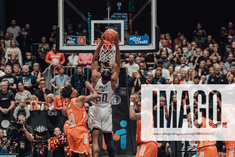 EasyCredit Basketball Bundesliga, Matchday 5, Niners Chemnitz vs. Bayern Munich, October 10, 2026, starting at 4:00 p.m., Chemnitz, Chemnitz Arena. Pictured: 20 Urald King, 50 Austin Wiley, 22 Nighaeal Ceaser. easyCredit Basketball Bundesliga, Matchday 5, Niners Chemnitz vs. Bayern Munich, Chemnitz, Saxony, Germany