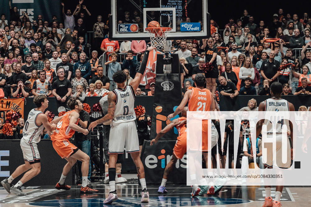EasyCredit Basketball Bundesliga, Matchday 5, Niners Chemnitz vs. Bayern Munich, October 10, 2026, starting at 4:00 p.m., Chemnitz, Chemnitz Arena. In the photo: 00 taking a free throw. easyCredit Basketball Bundesliga, Matchday 5, Niners Chemnitz vs. Bayern Munich, Chemnitz, Saxony, Germany