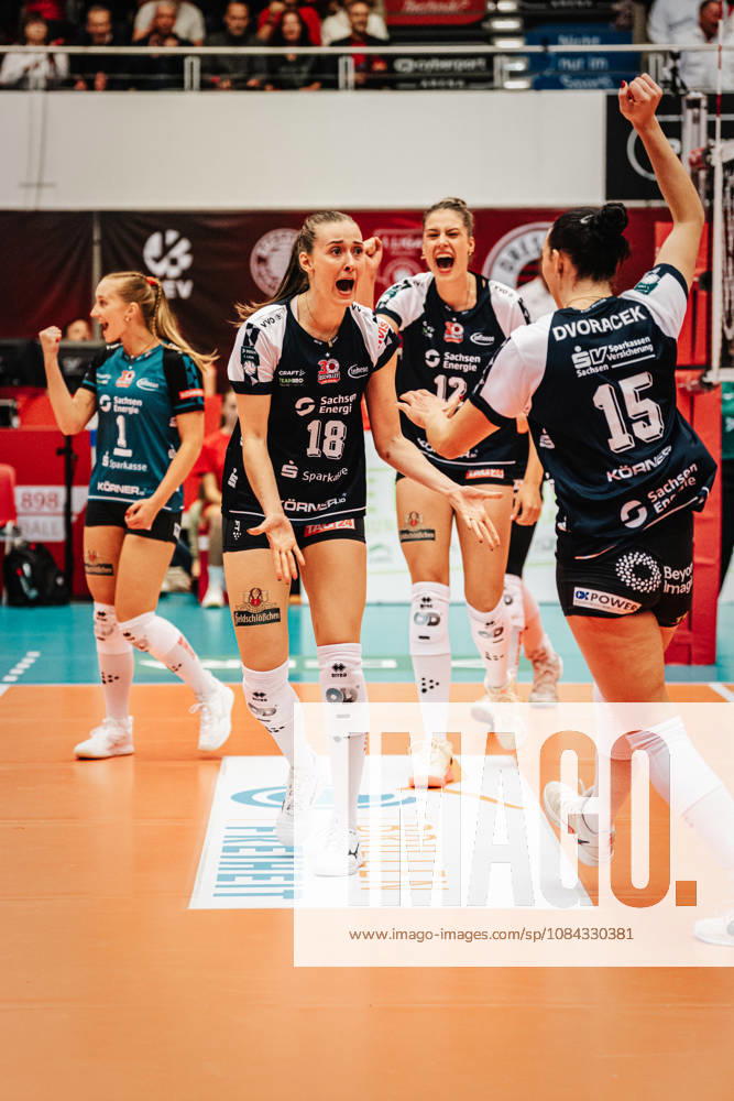Pictured: Celebrating a point for Dresdner SC—Sarah Straube 18, Dresdner SC; Mette Pfeffer 12, Dresdner SC; Maia Dvoracek 15, Dresdner SC 10 10 2026, Dresdner SC vs. Allianz MTV Stuttgart, DEKRA 1st Bundesliga Women, Volleyball, Germany, Dresden, Cyberport Arena