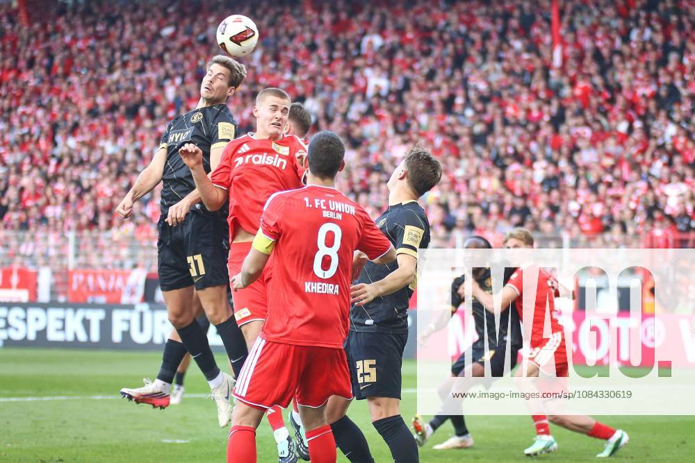 Berlin, Germany, October 10, 2026, Alte Försterei Stadium, Matchday 5, 2026–27 Season, Bundesliga: Union Berlin vs. SV Elversberg, Maximilian Rohr 31, SV Elversberg in a header duel with Tom Rothe 15, Union Berlin; next to him, Rani Khedira 8, Union Berlin; Lukas Petkov 25, SV Elversberg; Noel Futkeu 09, SV Elversberg; and András Schäfer 13, Union Berlin
